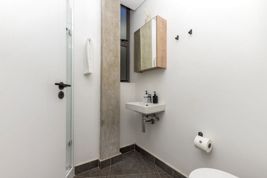 1 Bedroom Property for Sale in Sea Point Western Cape
